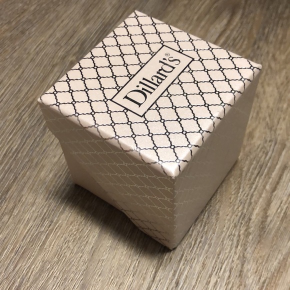 Brand 🆕💖💖💖 DILLARD’S ring - Picture 10 of 10